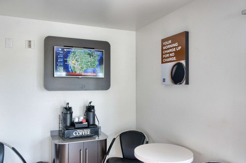 Фото Motel 6 Everett, Wa - North