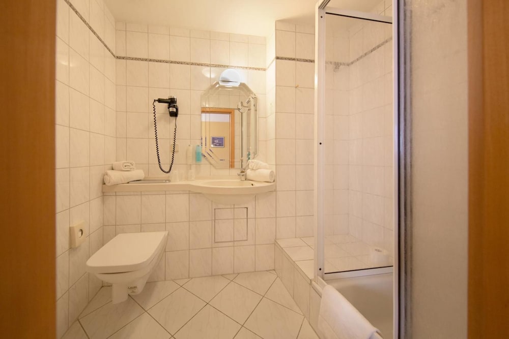 Фото Montana Hotel