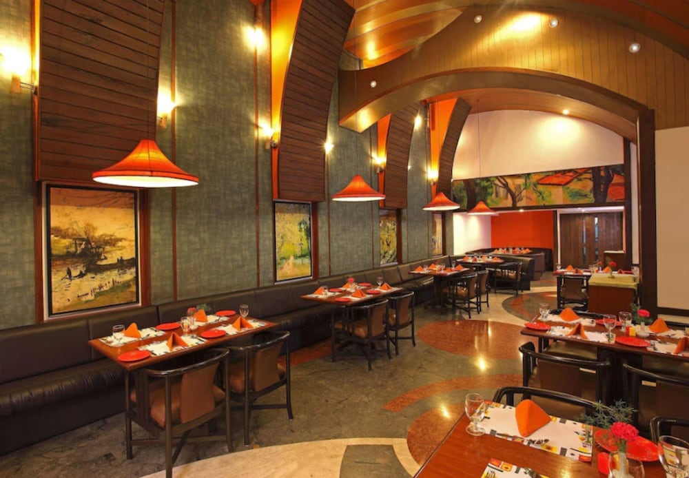 Фото Hotel Aurora Towers