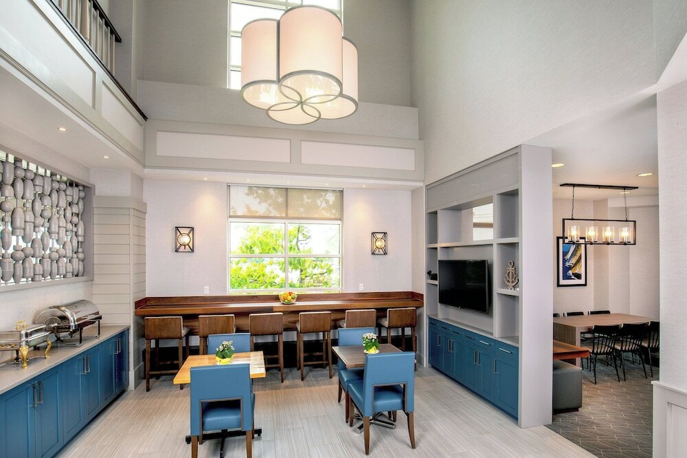 Фото Sheraton Portsmouth Harborside Hotel