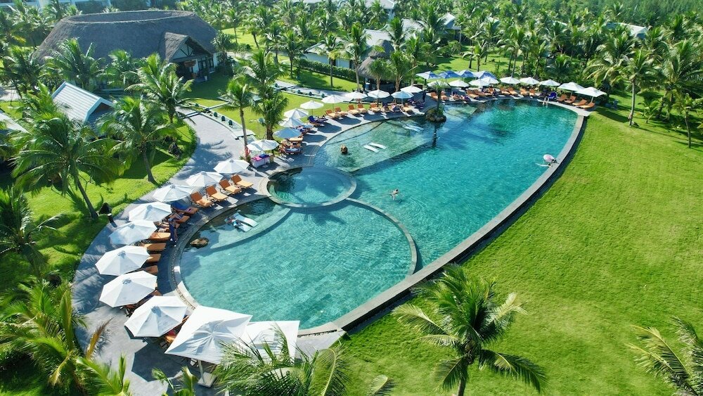 Фото Bliss Hoi An Beach Resort & Wellness