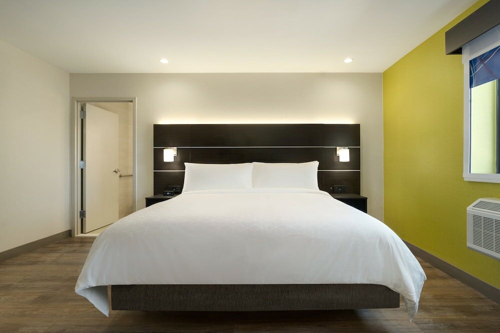 Фото Holiday Inn Express Jamaica - JFK AirTrain - NYC