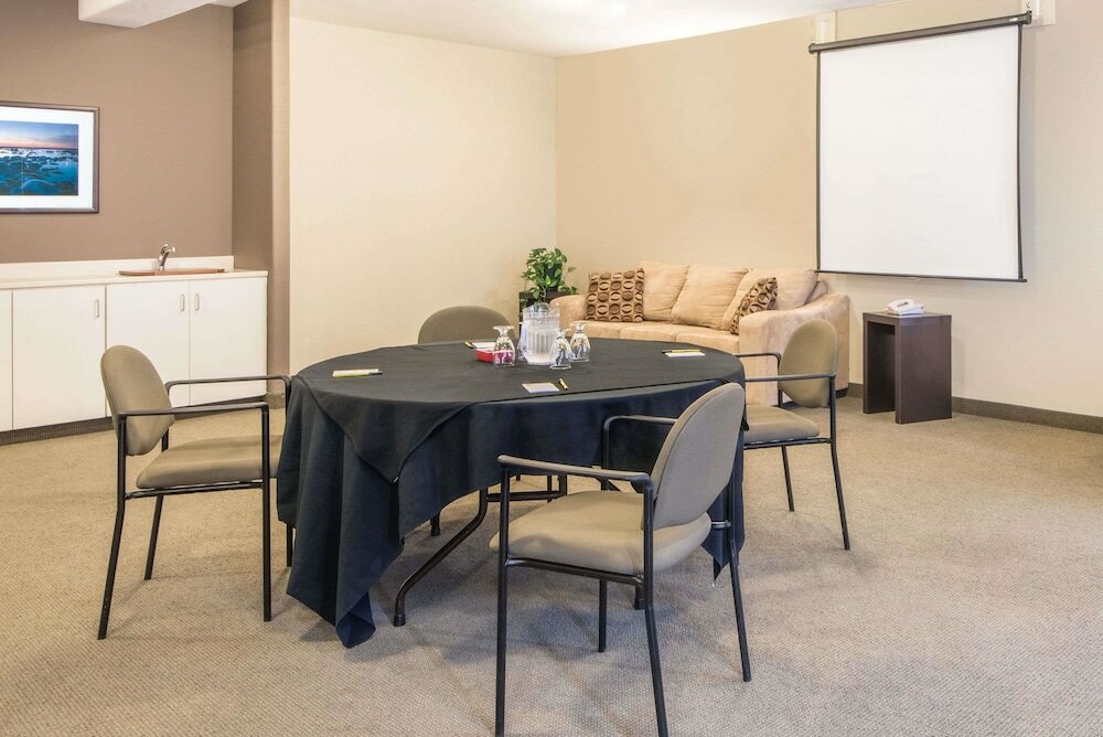 Фото Super 8 by Wyndham Windsor Ns