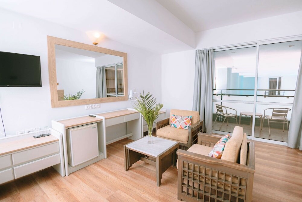 Фото Santa Marina Unique Hotel