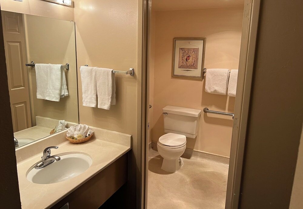 Фото Hardman House Inn & Suites