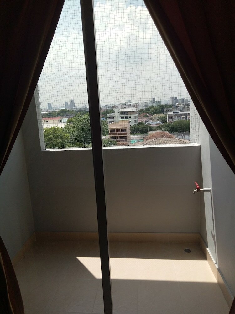 Фото Komol Residence Bangkok