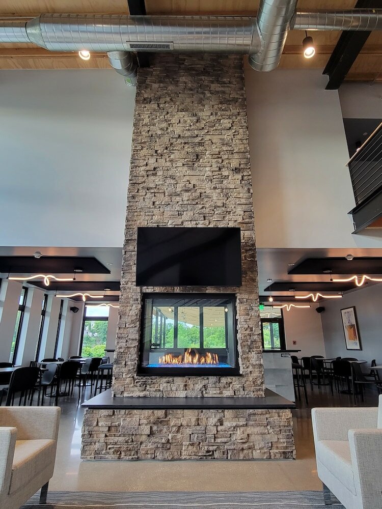 Фото Watershed Hotel