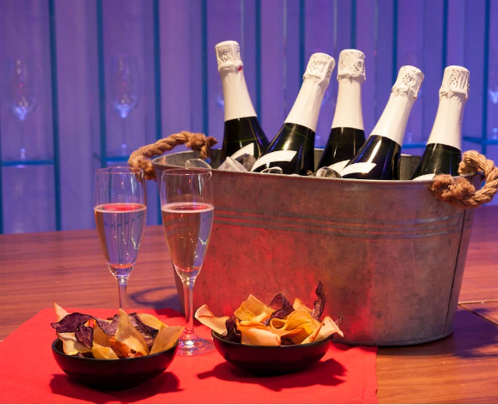 Фото Sixtytwo Hotel