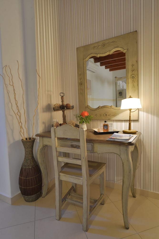 Фото Amorgion Hotel