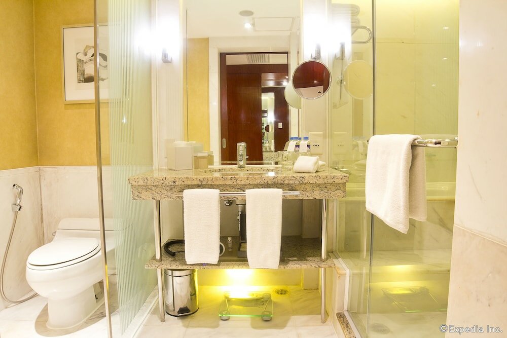 Фото New Coast Hotel Manila