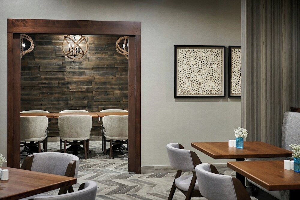 Фото Delta Hotels Toronto Mississauga