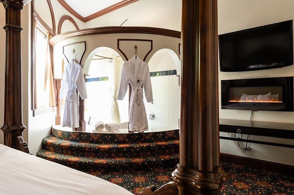 Фото Chateau Avalon, Ascend Hotel Collection