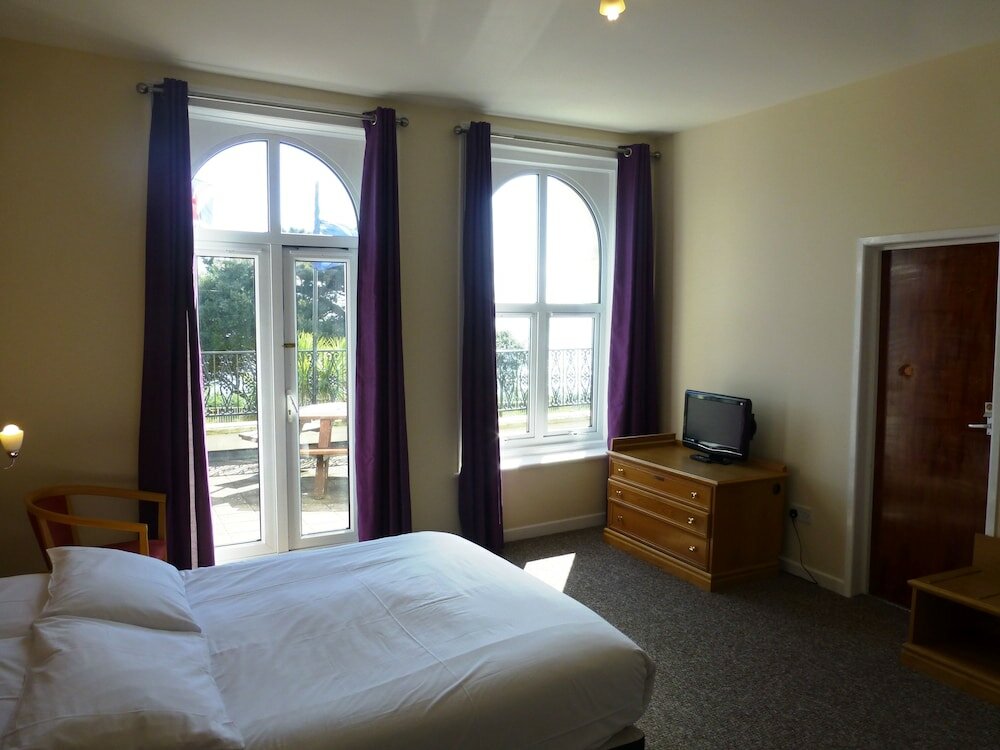 Фото Esplanade Hotel