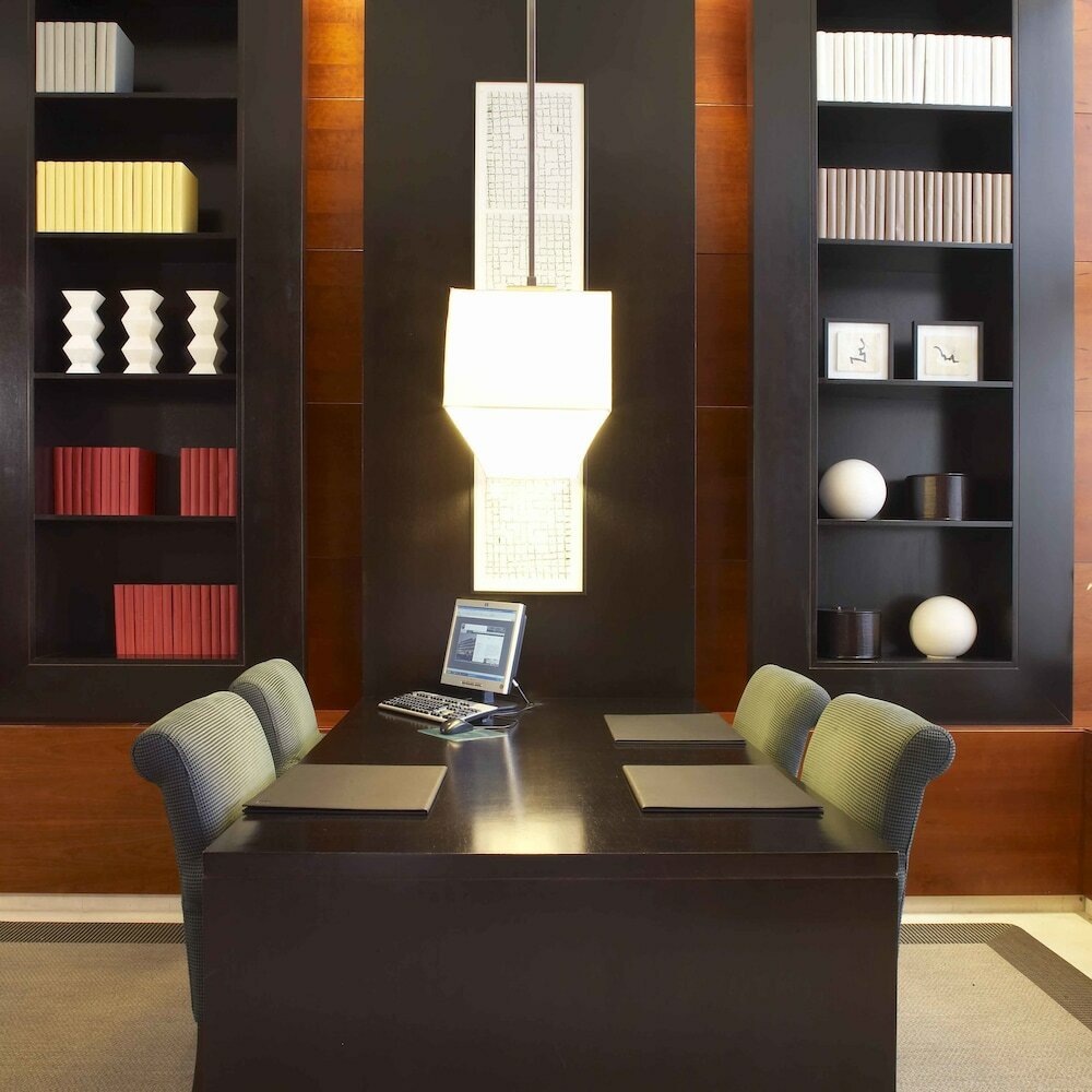 Фото Ac Hotel Alcala de Henares by Marriott