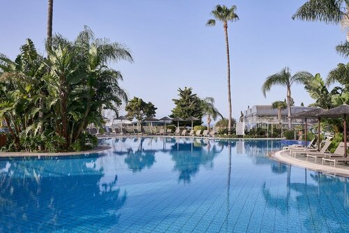 Внешний вид отеля Atlantica Bay в Агийосе Тихонасе, фото 4