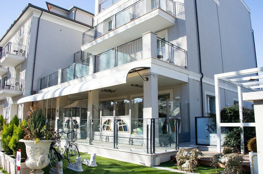 Фото Rimini Suite Hotel