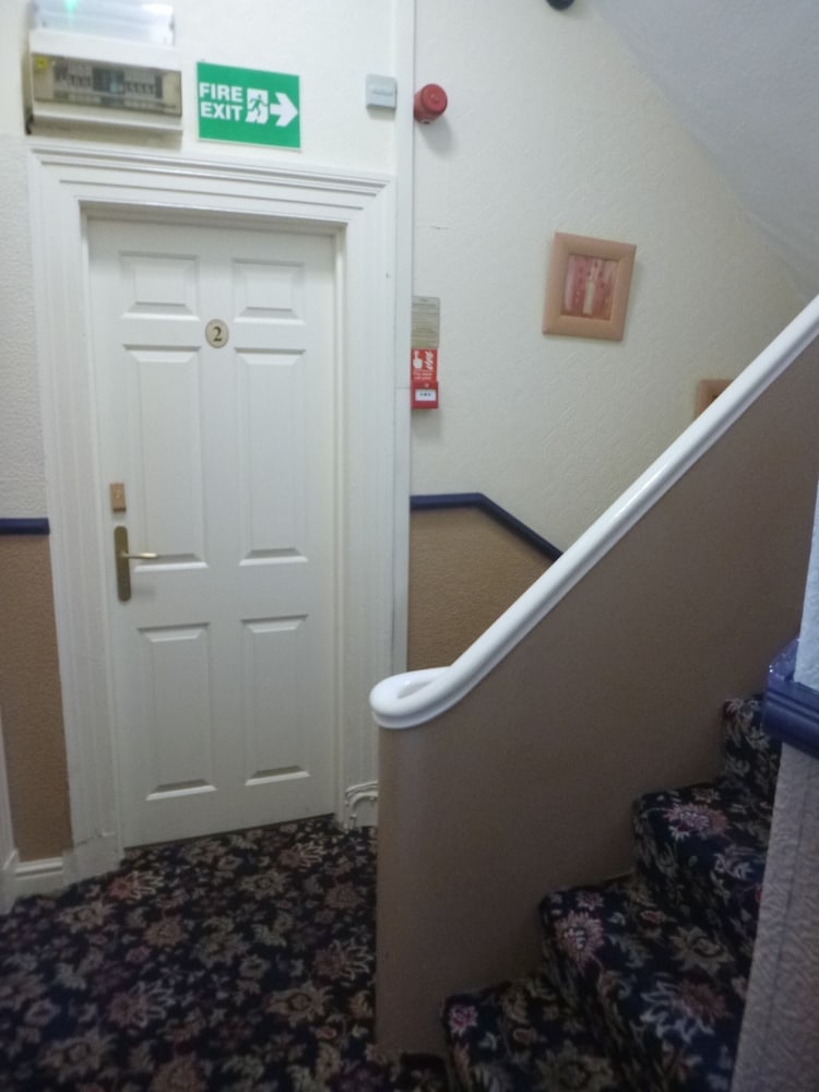 Фото The Warwick Southport