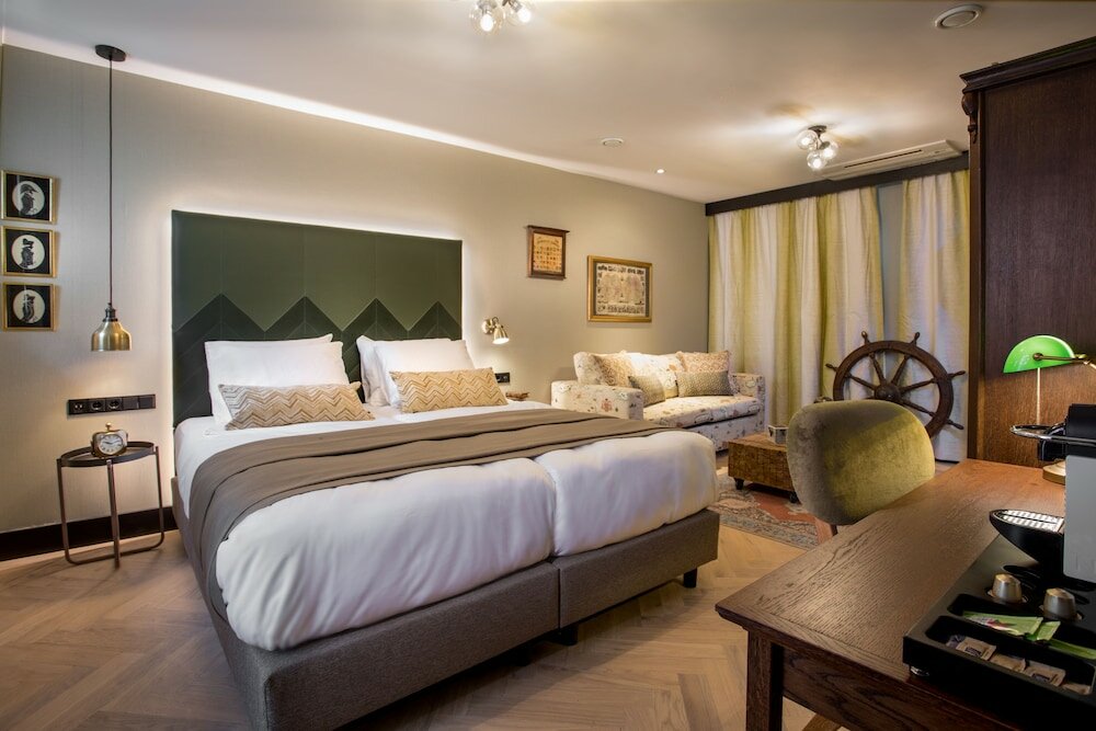 Фото The Hendrick's Hotel