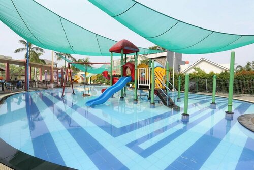 Гостиница The Centro Hotel & Residence by Orchardz на Провинции Острова Риау