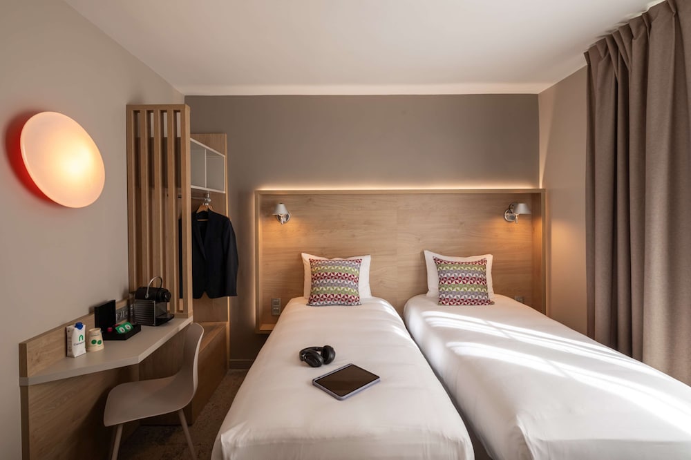 Фото Campanile Caen Centre Gare