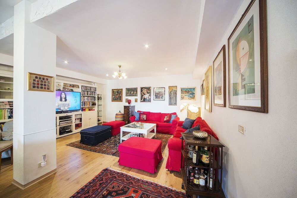 Фото Casale dell'Insugherata B&b Roma