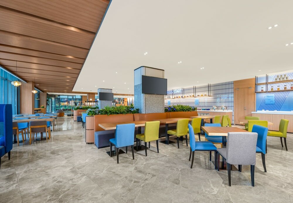 Фото Holiday Inn Express Shanghai Pujiang