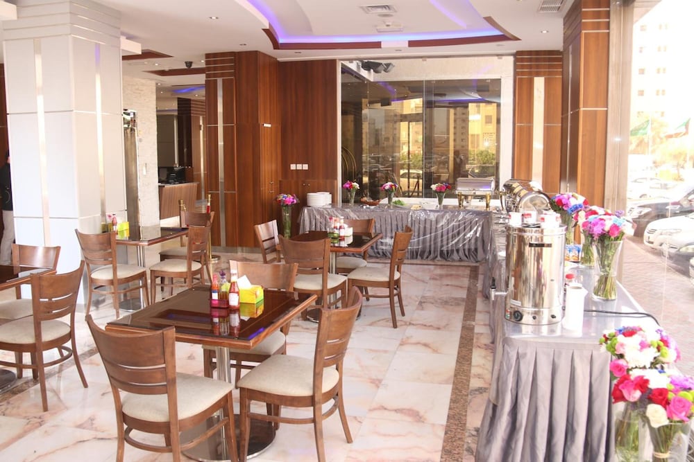 Фото Laguna Hotel Suites