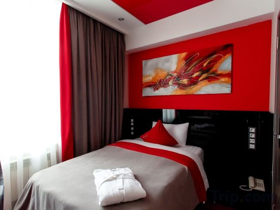 Фото Mildom Hotel