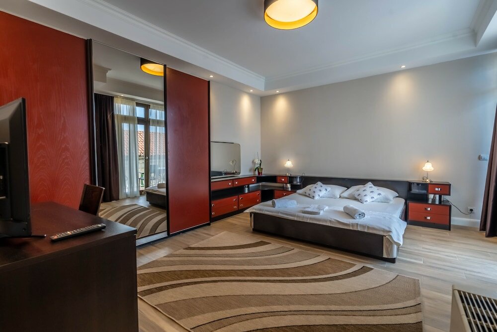 Фото Pansion Epetium