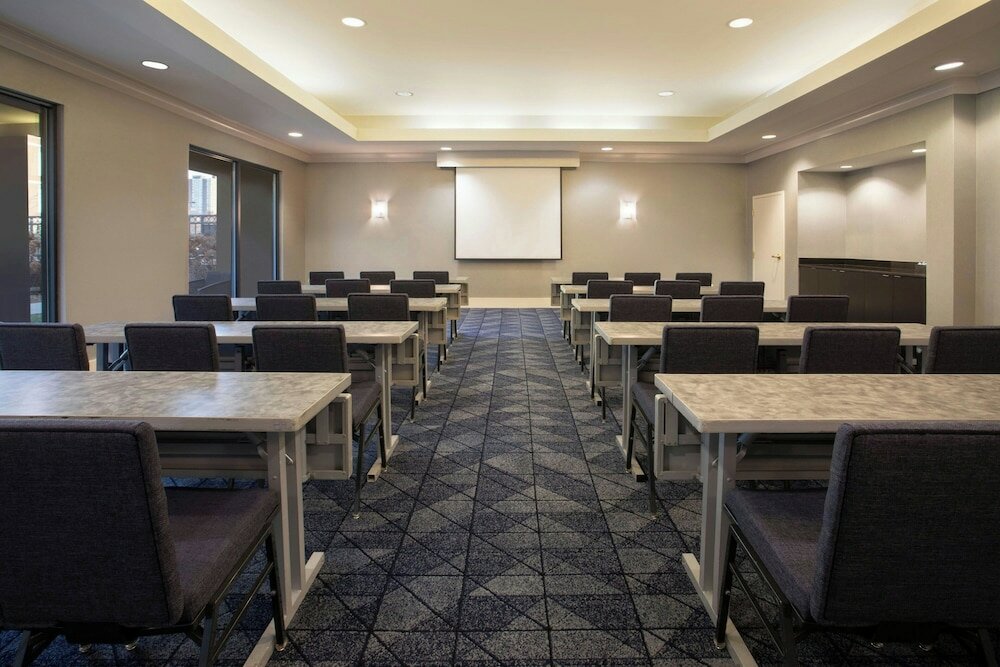 Фото Courtyard by Marriott Worcester