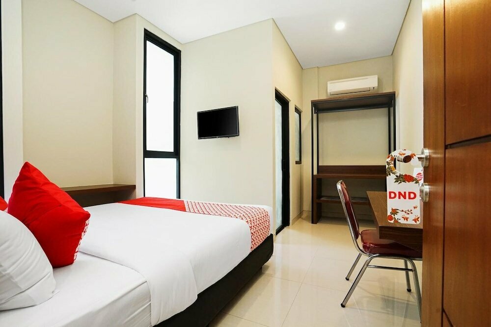 Hotel Super Capital O 449 The Colins, Surabaya, photo