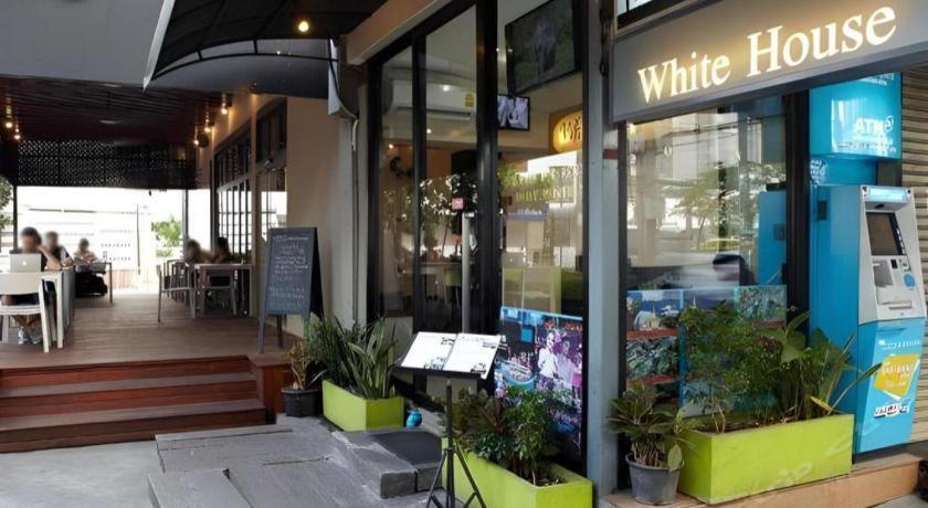 Фото White House Asoke Sukhumvit 18