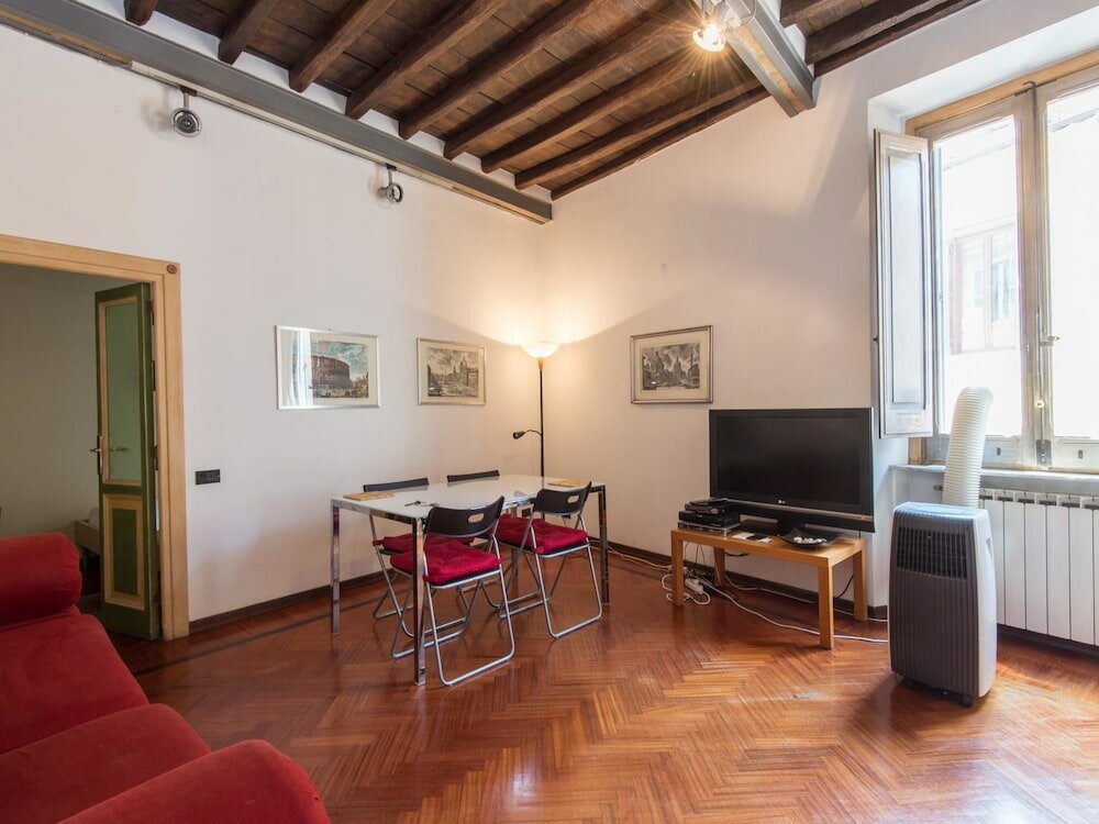 Фото Piazza Navona Charming Apartment 2