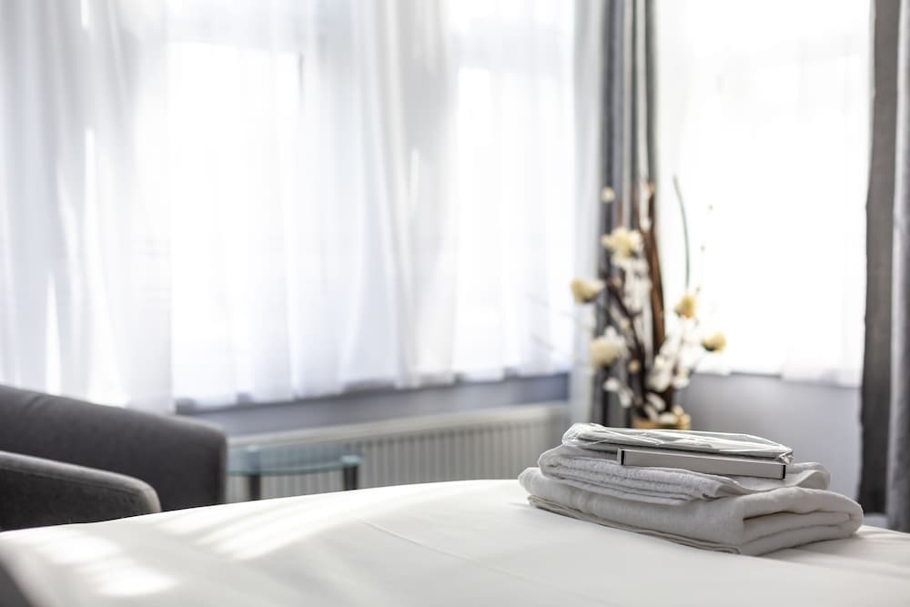 Фото Wellesley Hotel