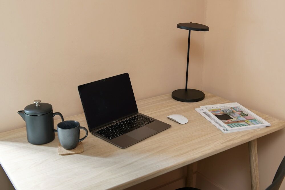 Фото Whitworth Locke