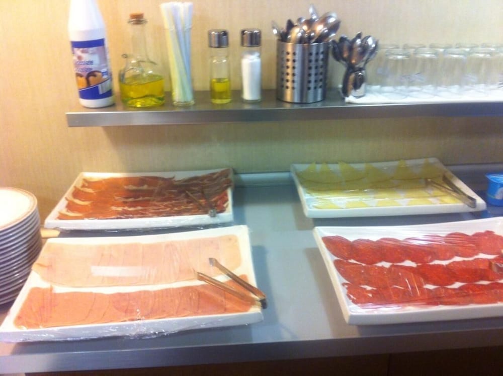 Фото Hotel Dinastía