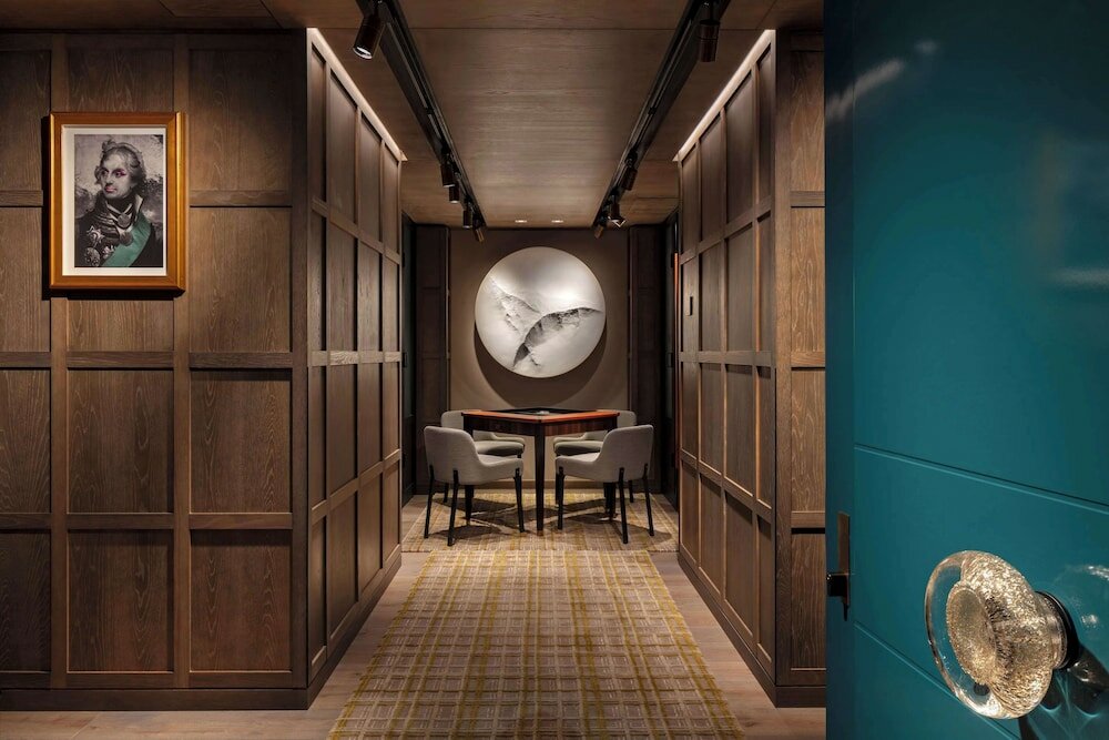 Фото The Londoner