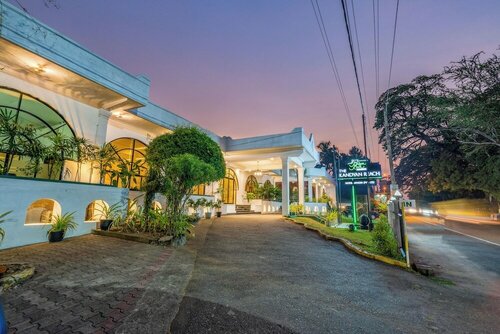 Kandyan Reach Hotel