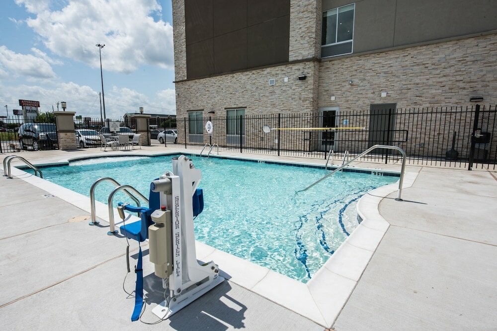 Фото Holiday Inn Express & Suites Houston - Hobby Airport Area, an Ihg Hotel