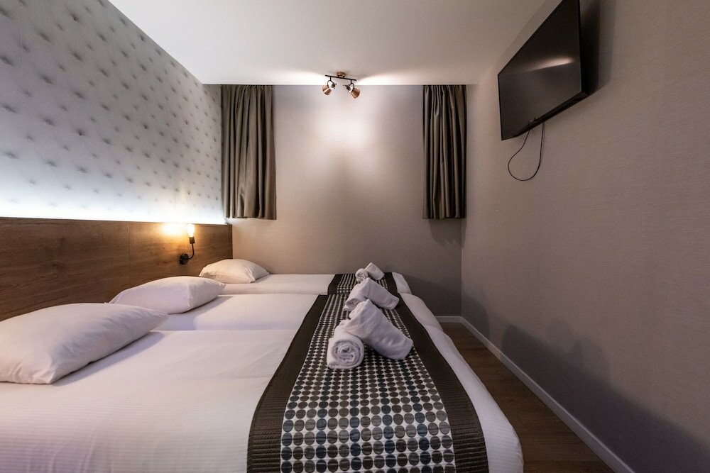 Фото Melrose Hotel