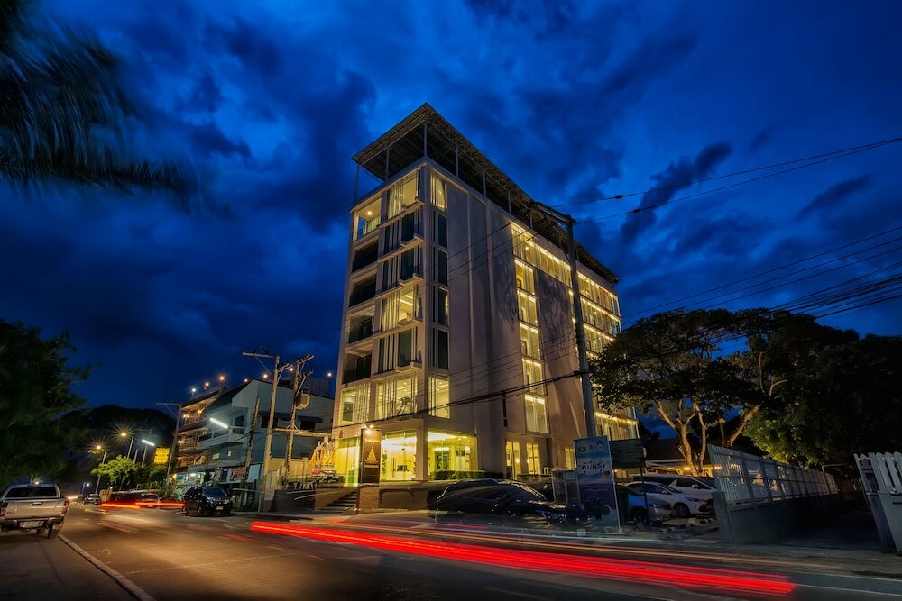 Фото отеля 1