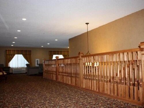 Гостиница Town & Country Inn and Suites в Куинси