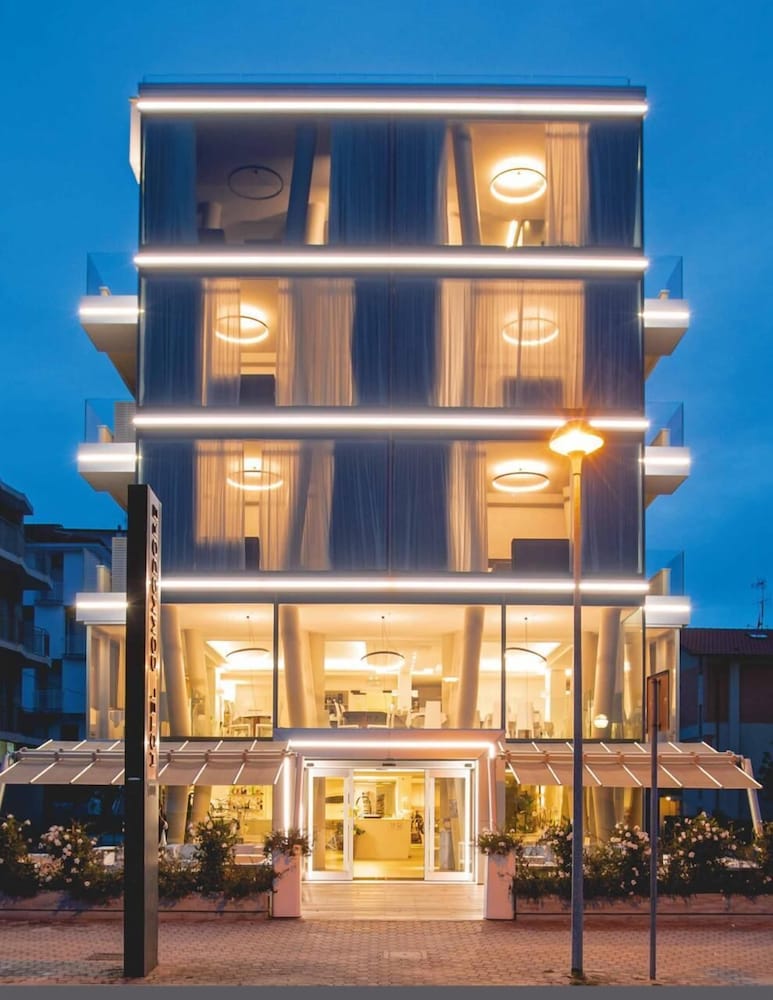 Фото Hotel Commodore