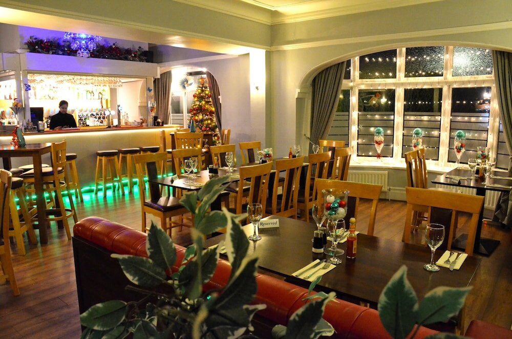 Фото Orrell Park Hotel