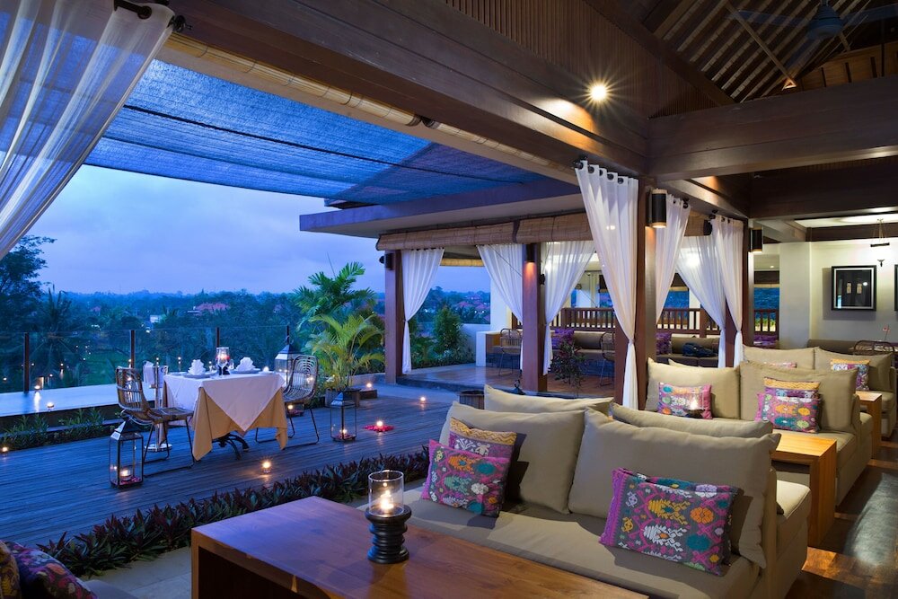 Фото Ubud Village Hotel