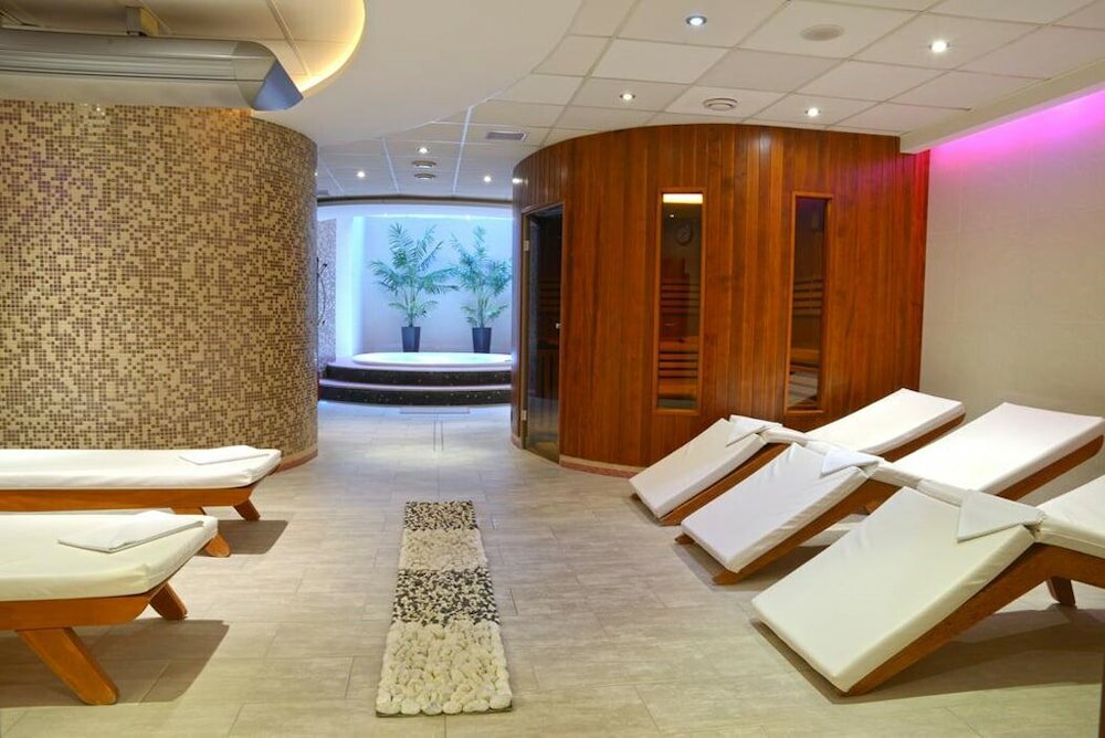 Фото Avanti Hotel Brno