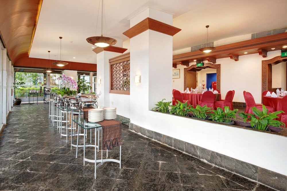 Фото Lumire Hotel and Convention Center