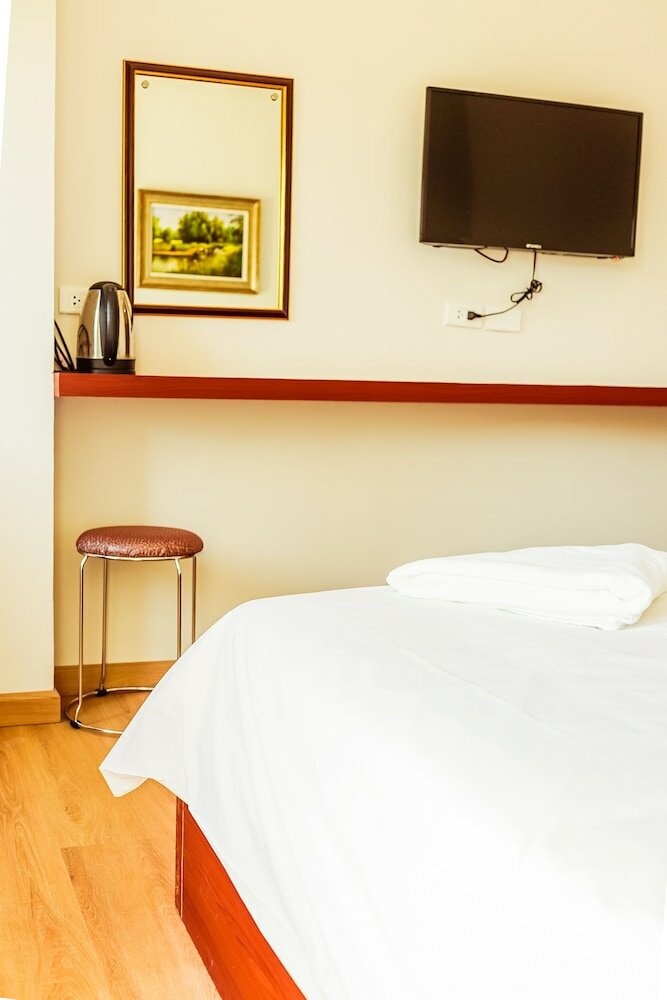 Фото Douangpraseuth Hotel