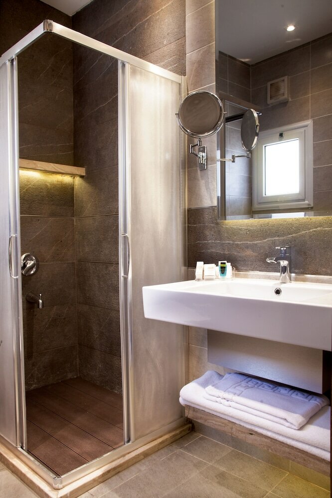 Фото Maadi Hotel