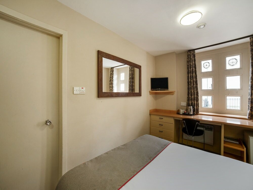 Фото Oyo Flagship Brentwood